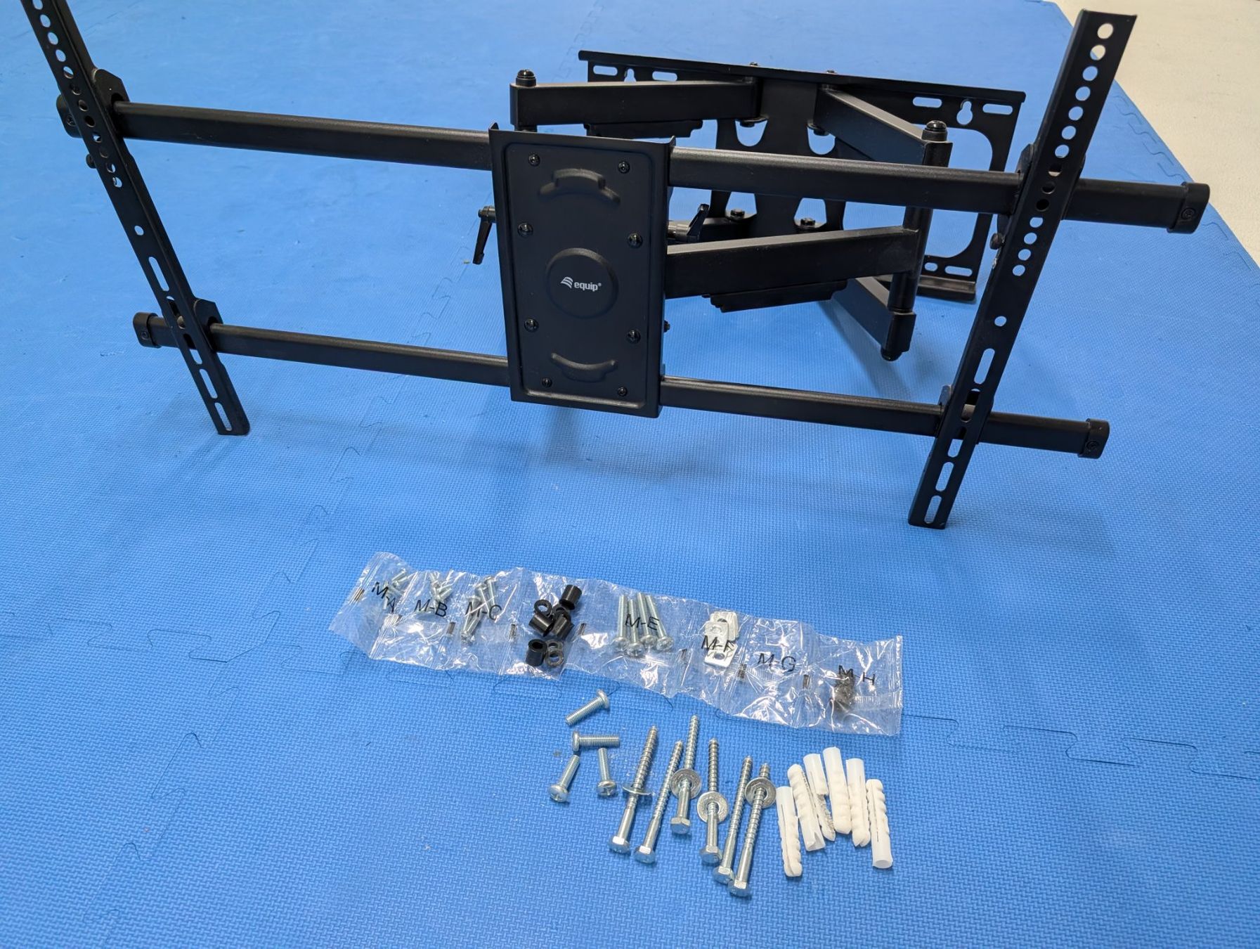 Supporti a parete: equip TV Wall Mount Bracket – Usato da Ehrendingen venduto da sam_7brb