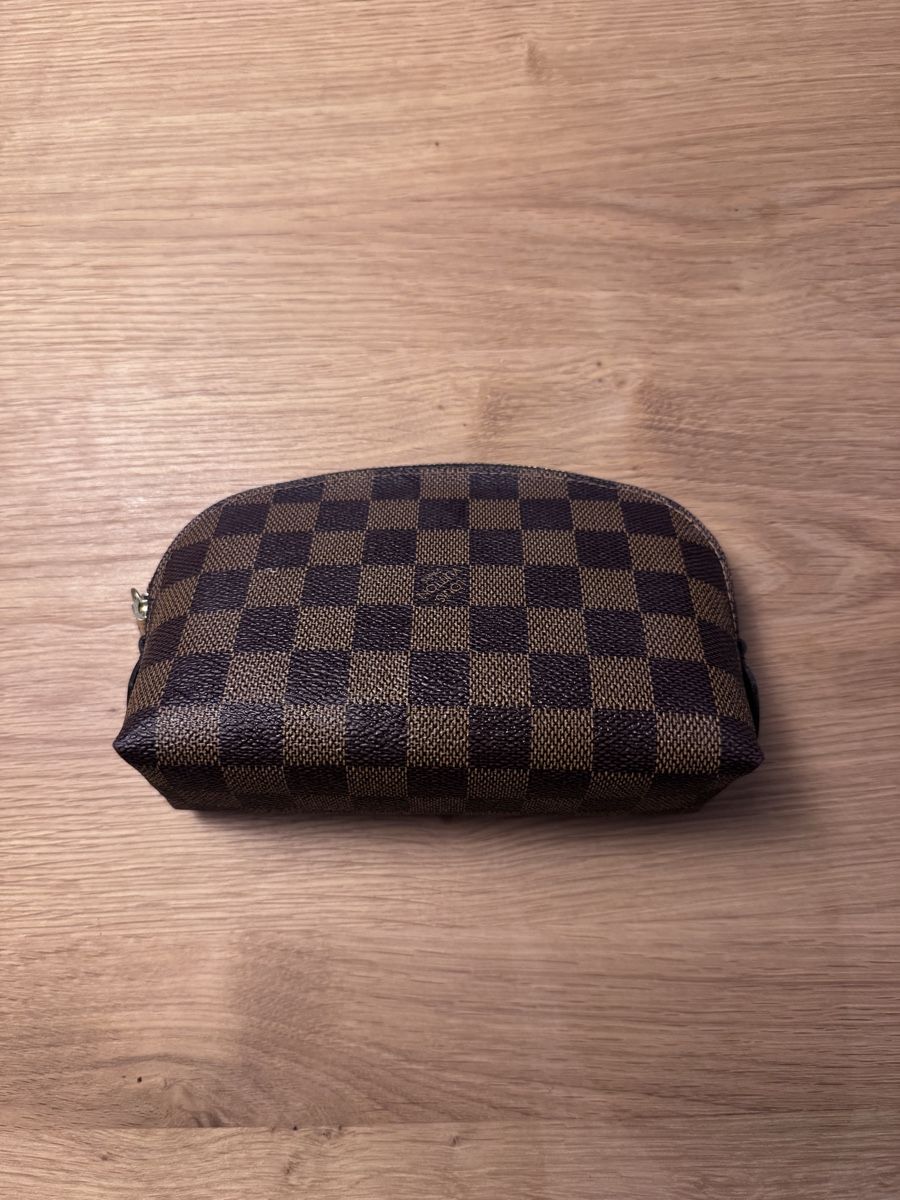 Louis Vuitton Custodie per cosmetici: Louis Vuitton Damier Ebene Cosmetic Pouch – Usato da Zollikerberg venduto da P4SH4 1