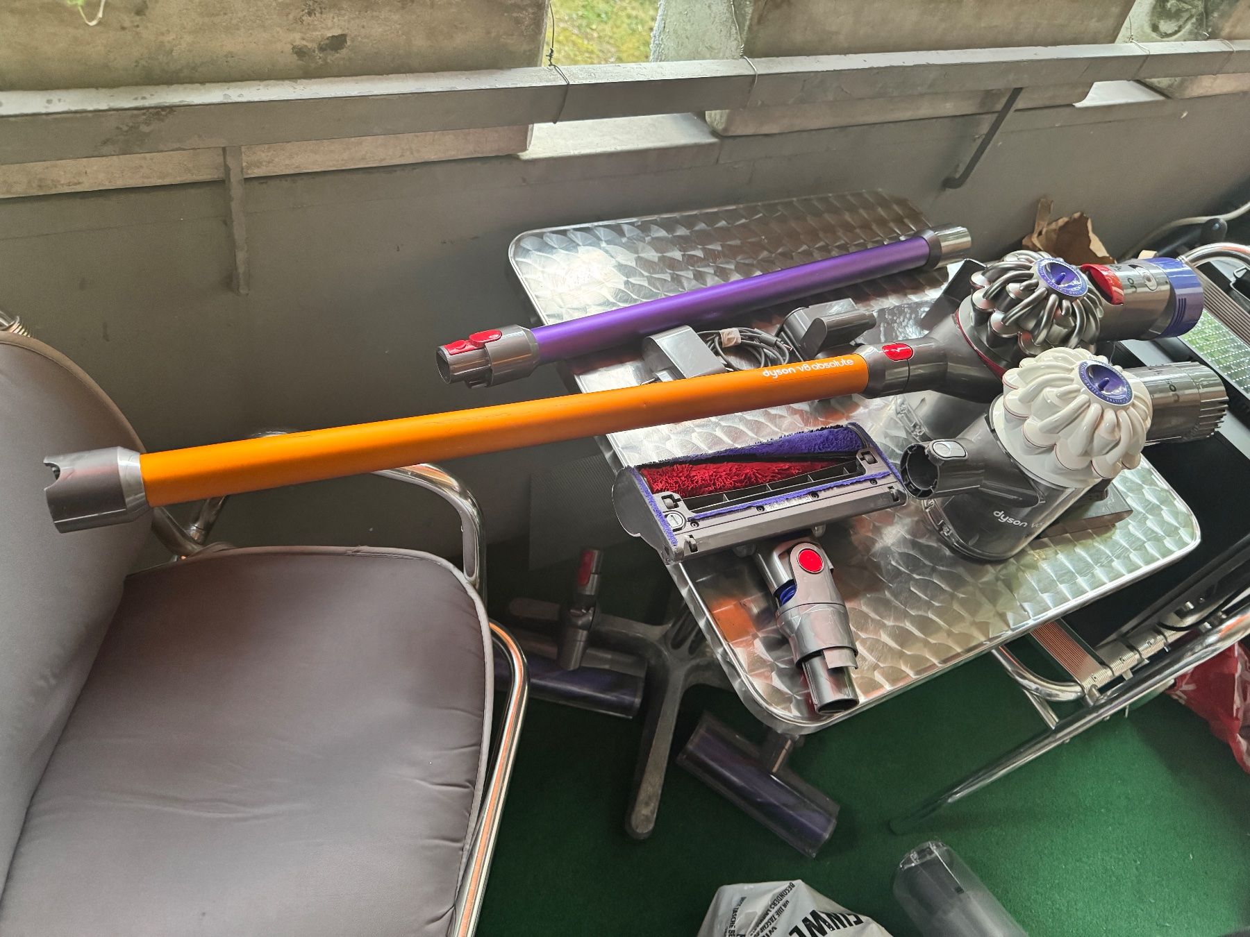 Dyson Aspirapolveri & Accessori: Dyson V8 – Usato da Zürich venduto da Cibin 1