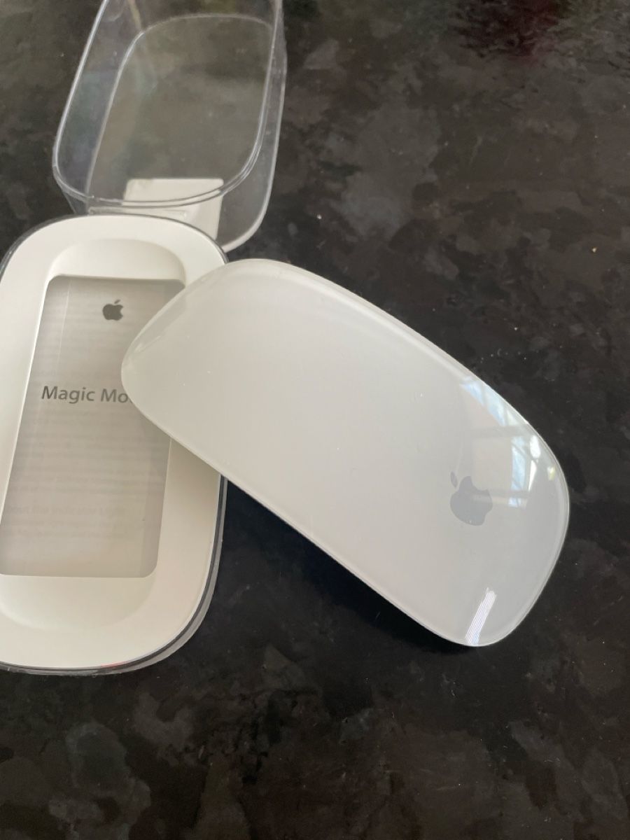 Apple Mouse: Apple Magic Mouse - Wireless – Nuovo (secondo la descrizione) da Le Grand Saconnex venduto da Enrica01 2