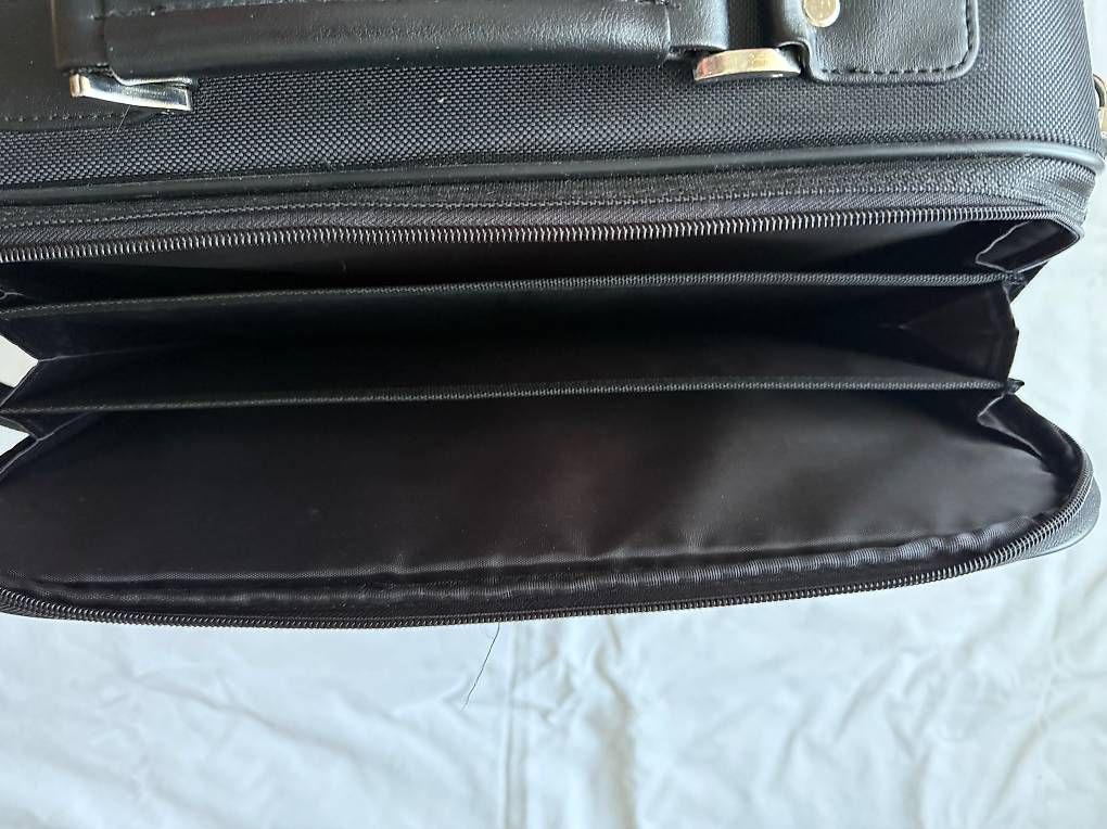 Valises & Sacs: Laptop Business Tasche NEU – D'occasion à Saland par Marejo 1