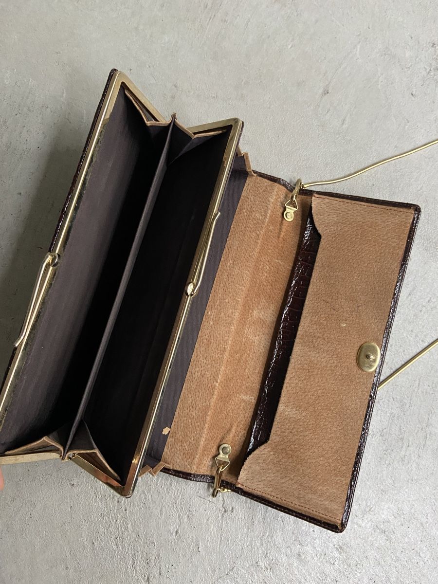 Taschen für Damen: Lederclutch mit goldener Kette – Gebraucht aus Zürich von Eves.vintage.element 2