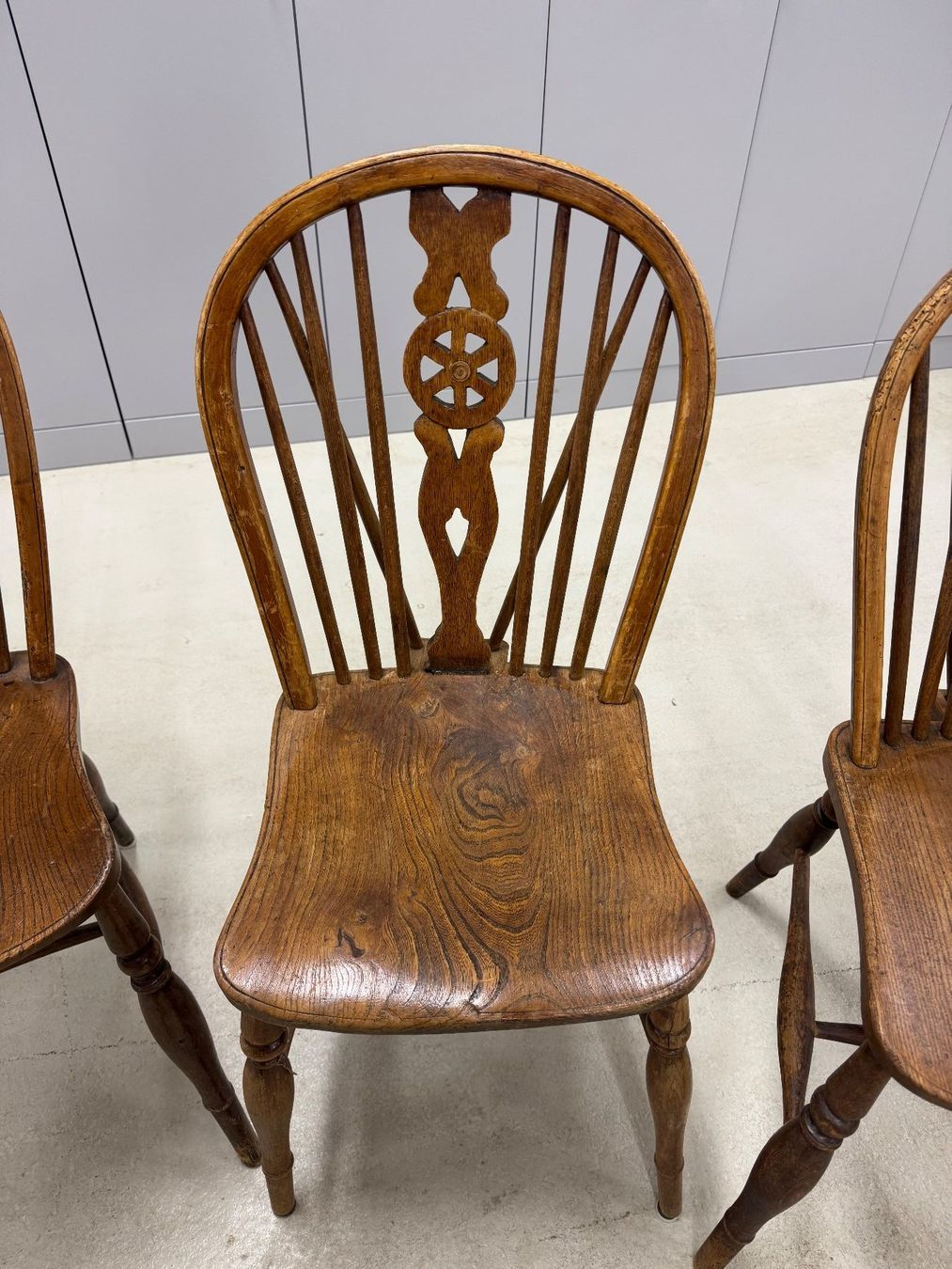 Chaises: Ensemble de 3 chaises coloniales – D'occasion à Oeschseite par -Luxury-On-Line-