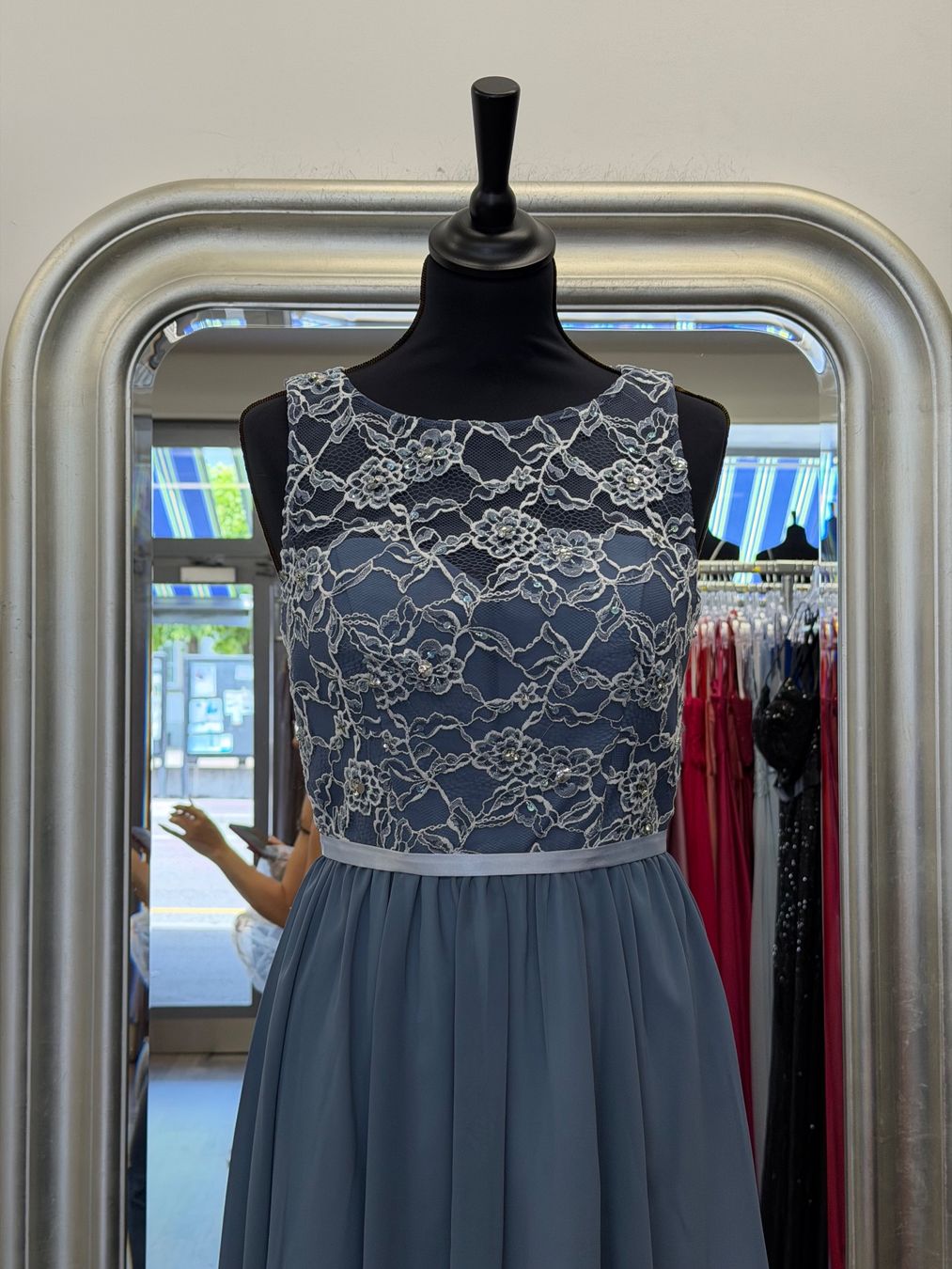 Vestiti: Schickes Spitzenmieder & fließendes Kleid Gr 36 – Nuovo e nell'imballaggio originale da Schlatt ZH venduto da xhesiesi 1