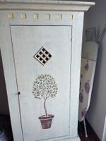 Kleiderschrank
