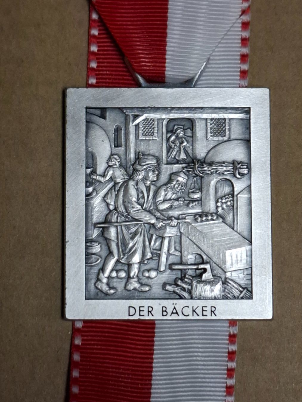 Médailles: Berufe: Der Bäcker (D618) – D'occasion à Schwanden GL par Suvorov