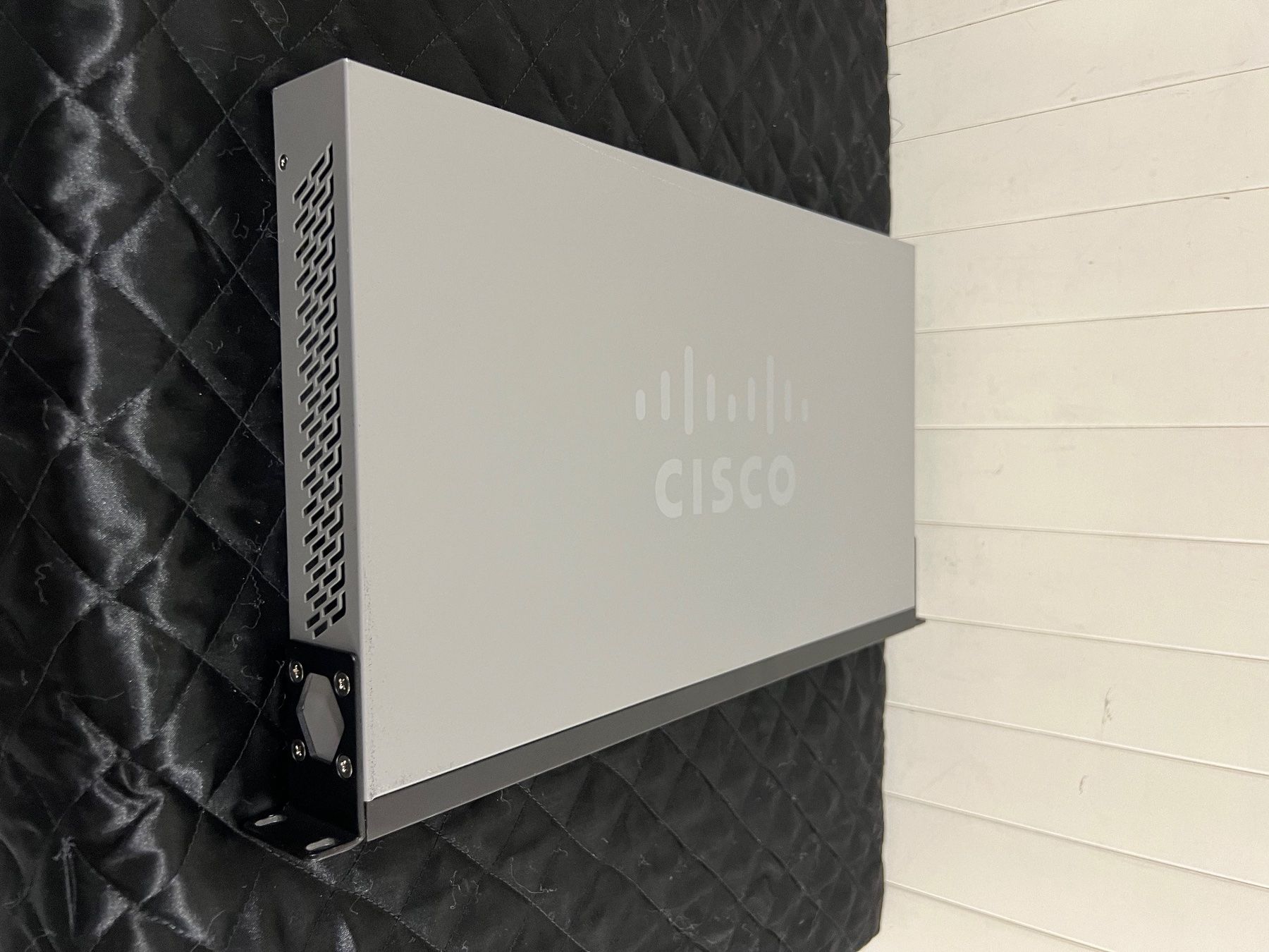 Cisco Hubs & Switches: Cisco SG350-28P – Gebraucht aus Kirchberg SG von EPGaemperle 4