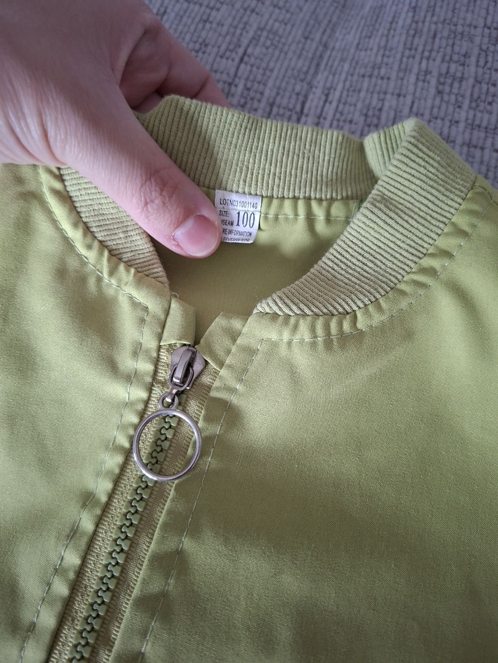 Jacken & Mäntel: Kinder Jacke, Gr. 100 – Gebraucht aus Winterthur von Ausmisten2026 2