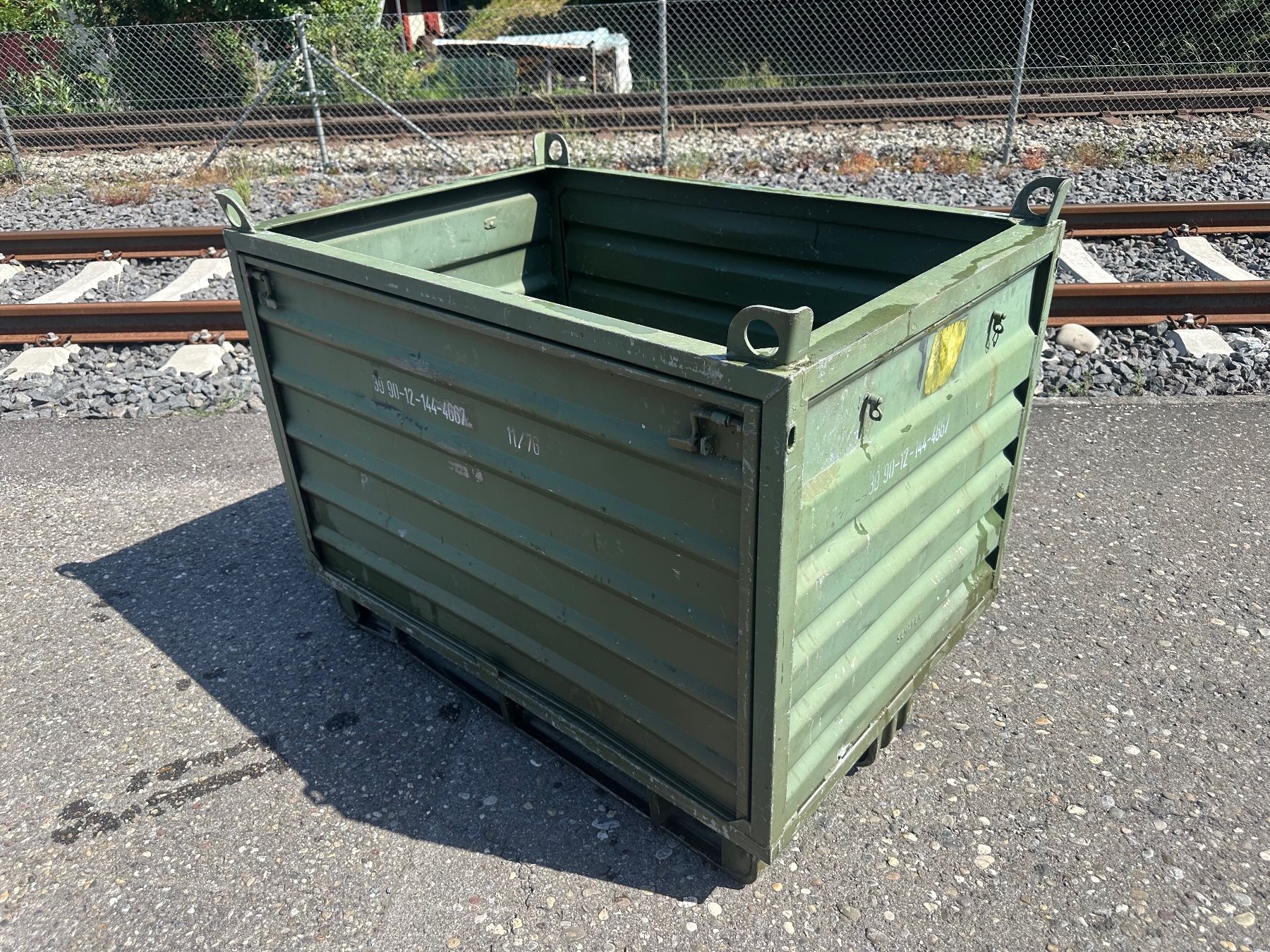 Palettes: Palettenbox Boxpalette, Hochbeet oder Transportbehälter – D'occasion à Laufenburg par Sirluger