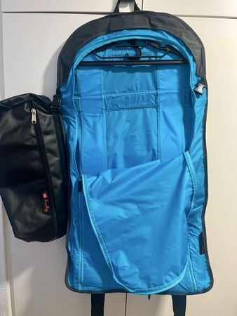 Henty Wingman Messenger, Anzugs- und Bekleidungstasche