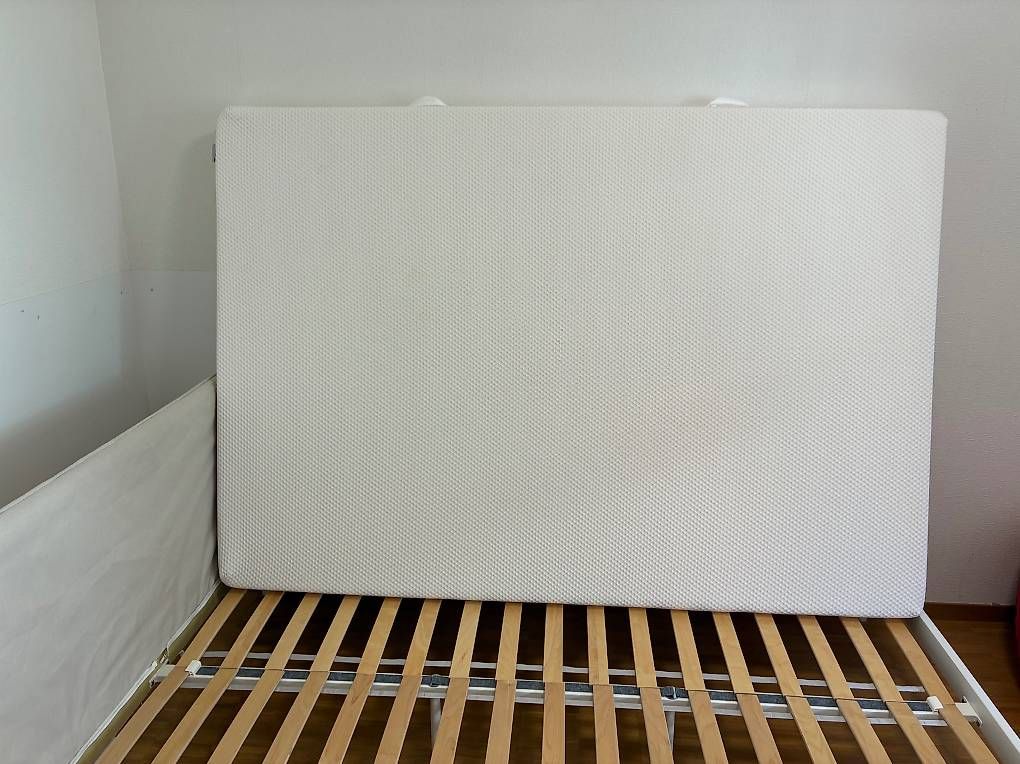 Letti: Lit + matelas à vendre( 140 sur 200) – Usato da Carouge GE venduto da pau_pb5h 4