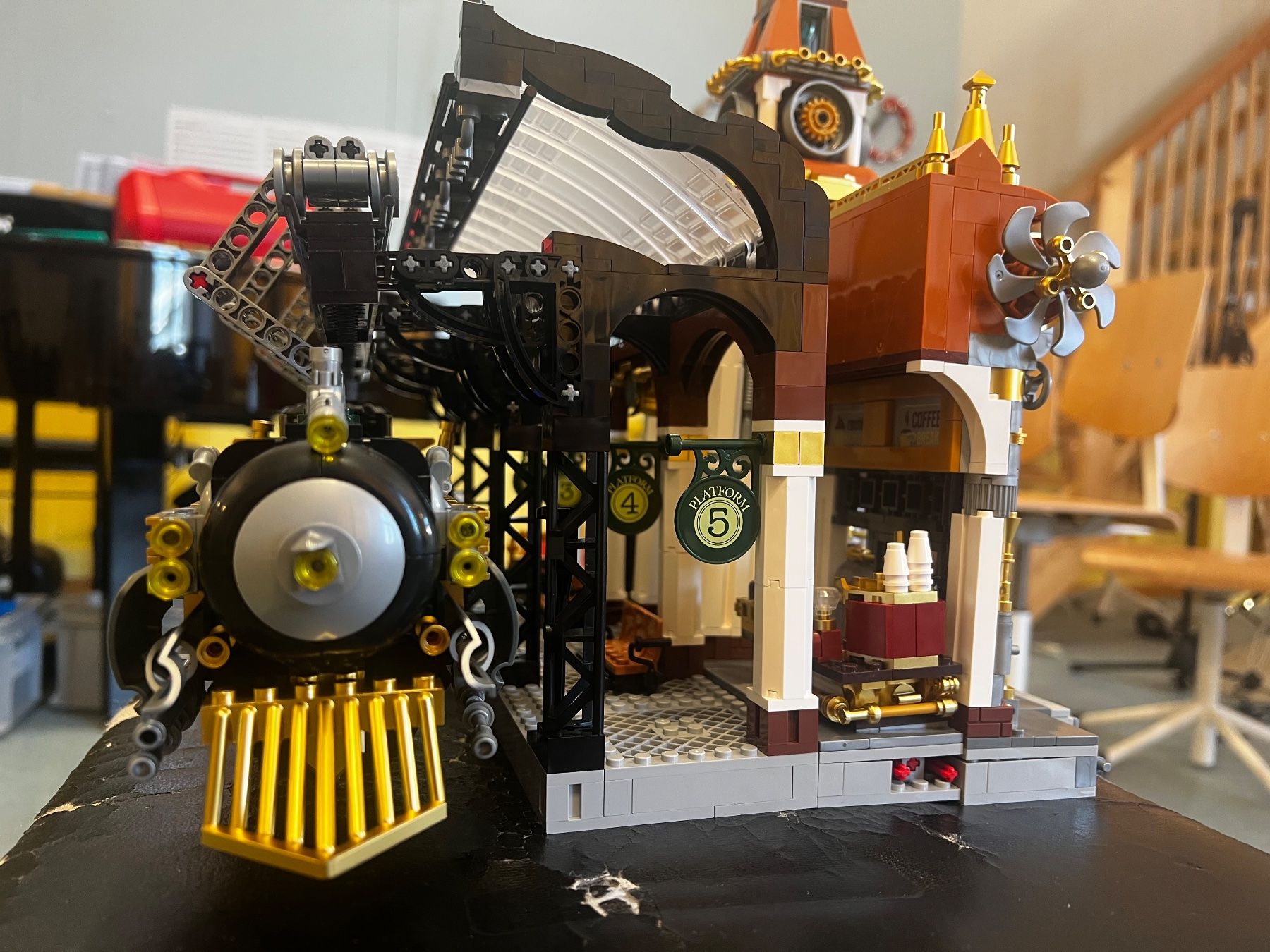Jeux de construction: Pantasy Steampunk Bahnhof – D'occasion à Zürich par est_t9gv 2