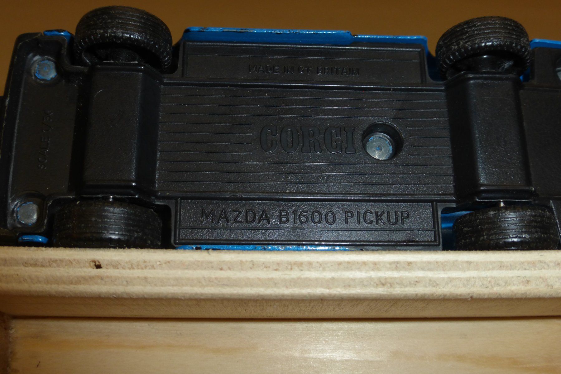 Corgi Toys Modellini d'auto: Mazda B1600 Pickup – Usato da Gempen venduto da Smokie72 2