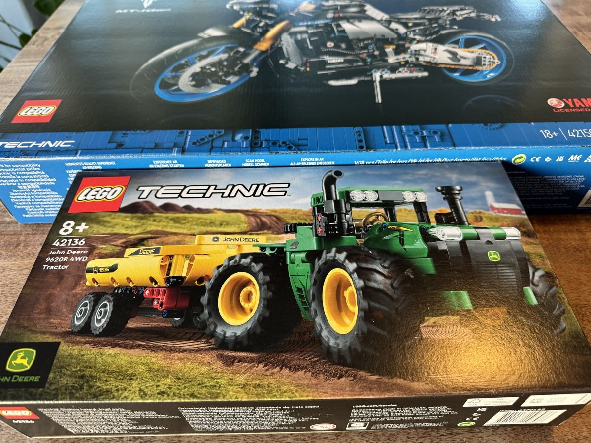 Lego Baukästen: NEU: Lego technic Yamaha 42159 & John Deere 42136 – Neu und originalverpackt aus Zürich von  1