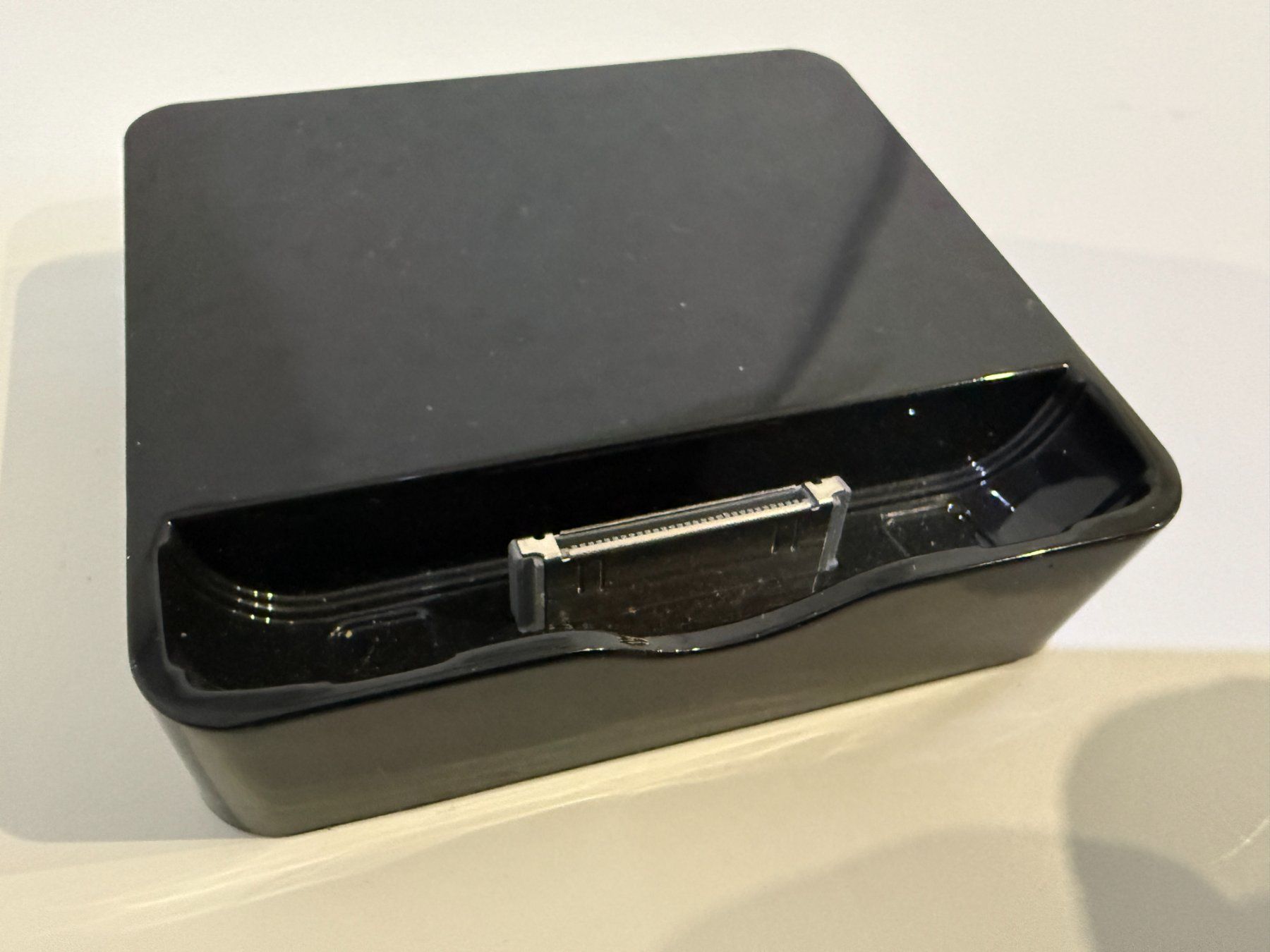 Docking station: USB Docking Station, Apple iPhone, kaum gebraucht - wie neu – Usato da Unterengstringen venduto da Tnovus
