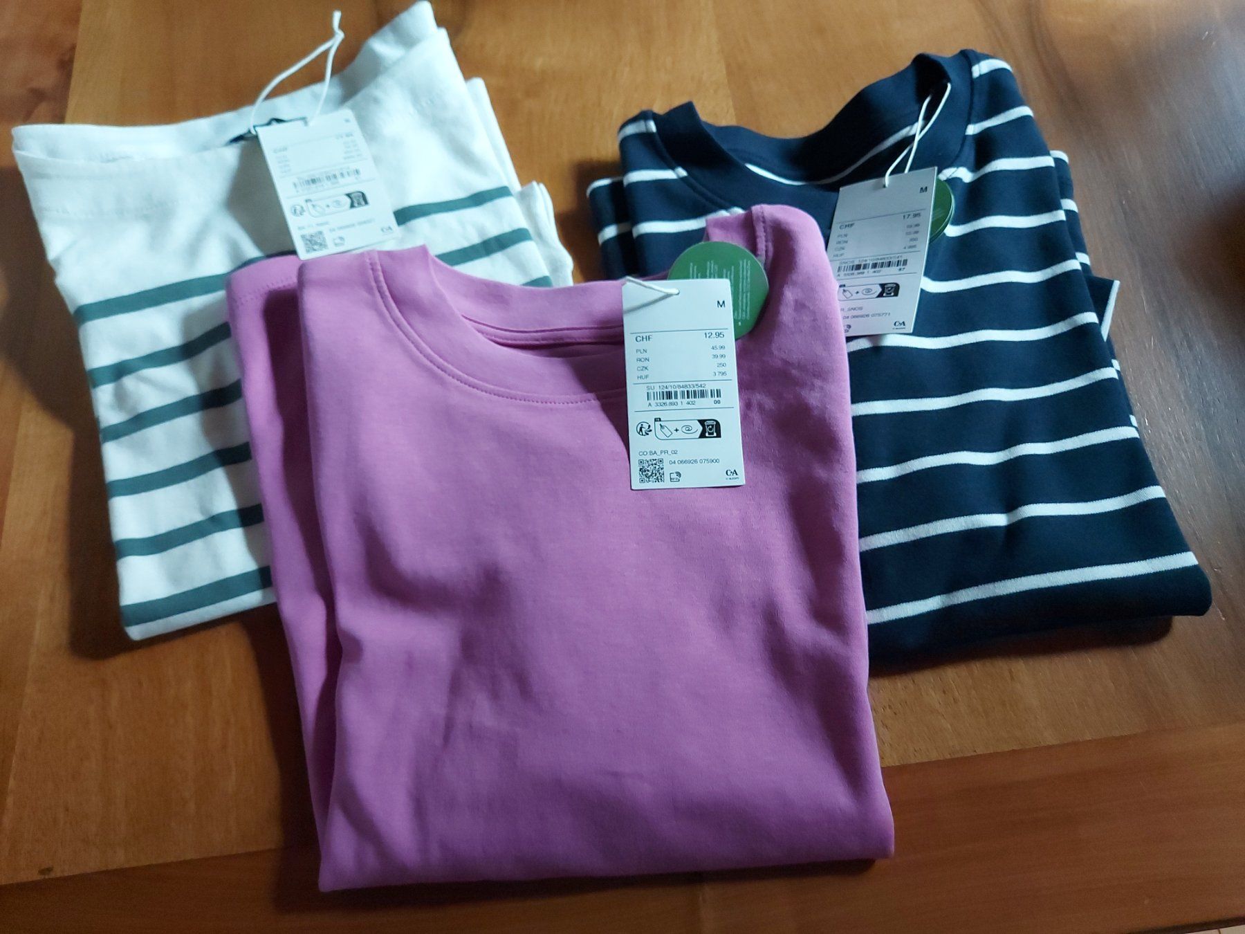 T-Shirts: NEU 4teile 3t-shirt gr M baumwolle,1pulli softacryl – Neu und originalverpackt aus Winterthur von chimischimi 3