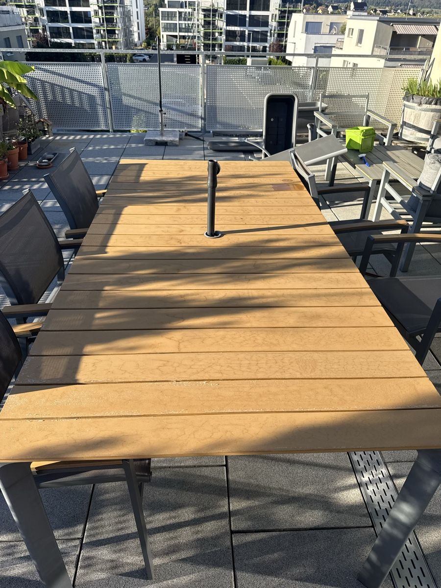 Tavoli: Gartentisch mit Holzoptik – Usato da Weiach venduto da DanielaCecillia 1