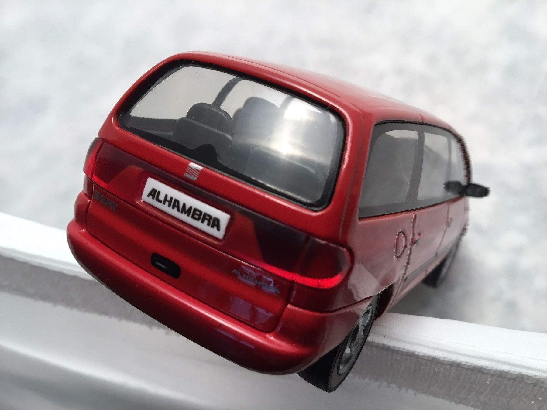 Seat Modellautos: Seat Alhambra / VW Sharan Modell – Neu und originalverpackt aus Erlenbach im Simmental von Model_box 5