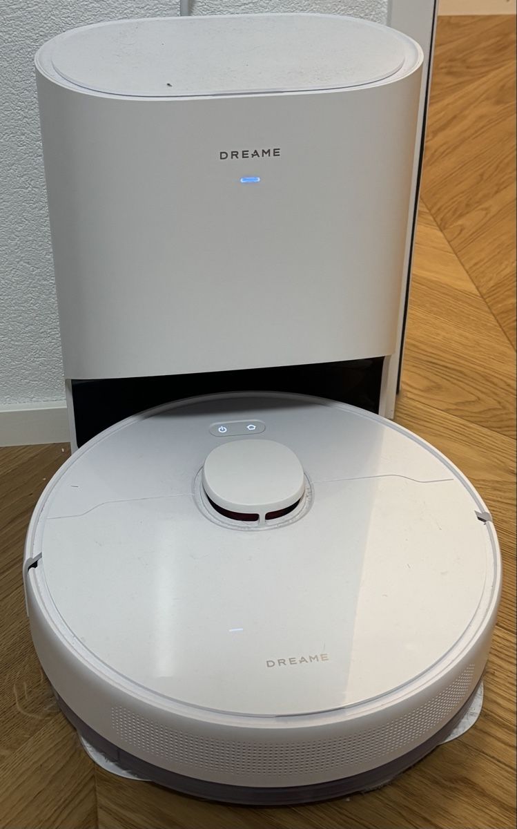 Dreame Staubsauger & Zubehör: Dreame D10 Plus mit Absaugstation weiss – Gebraucht aus Wahlen b. Laufen von Ms_collector
