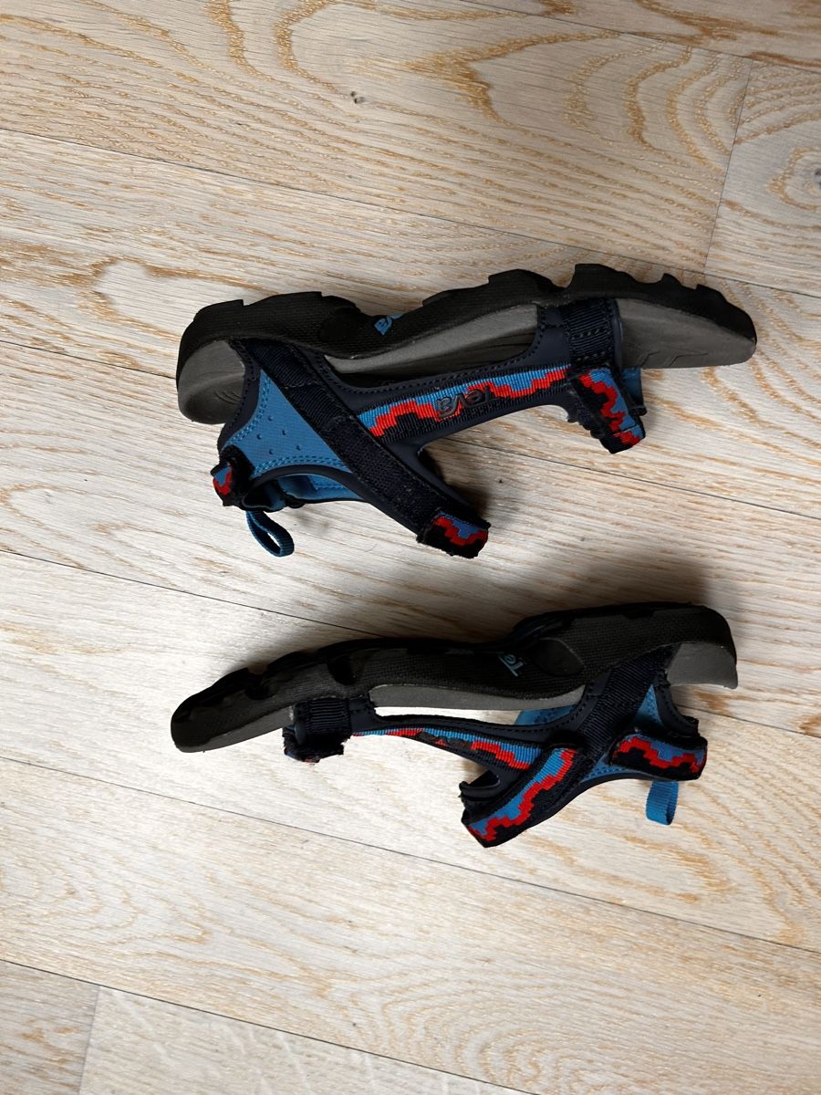 Teva Scarpe per ragazzi: Sandalen TEVA 37 – Usato da Muri AG venduto da Mkikus 1