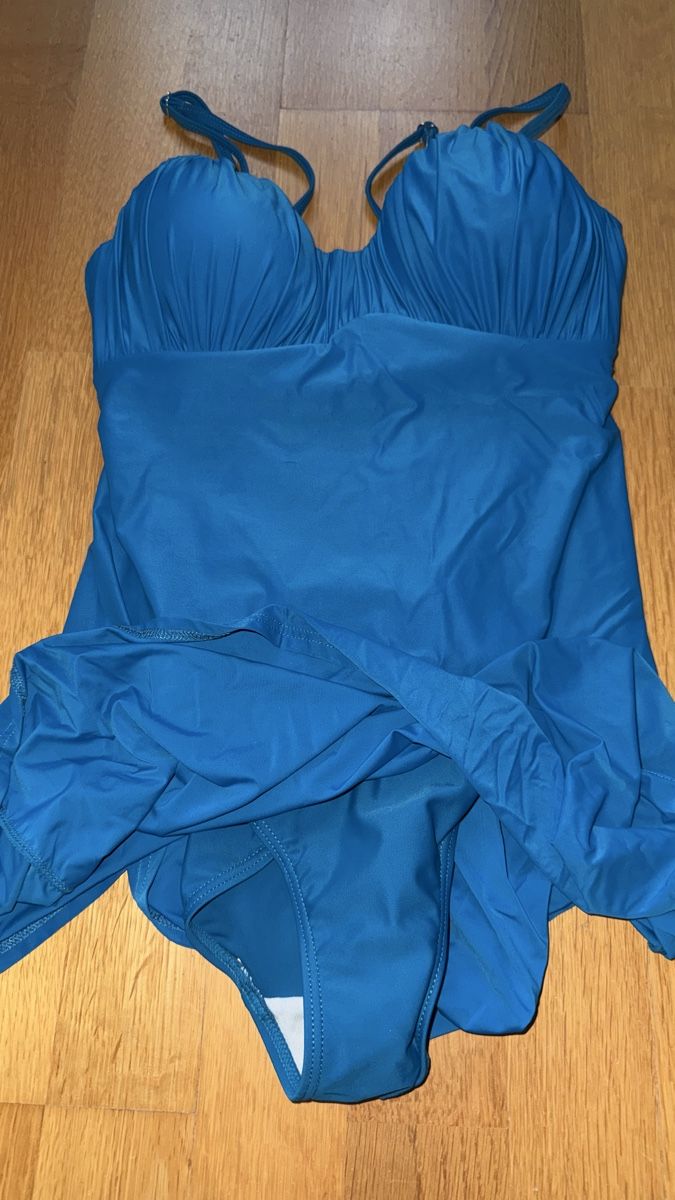 Badekleider & Bikinis: Baderöckli mit Slip, 36 – Gebraucht aus Gümligen von morticiaaddams 1