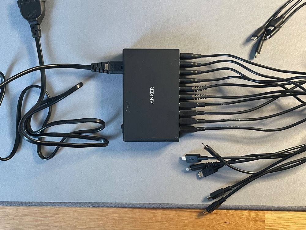 anker-powerport-10-60w-usb-charger-with-cables-gebraucht-in-les