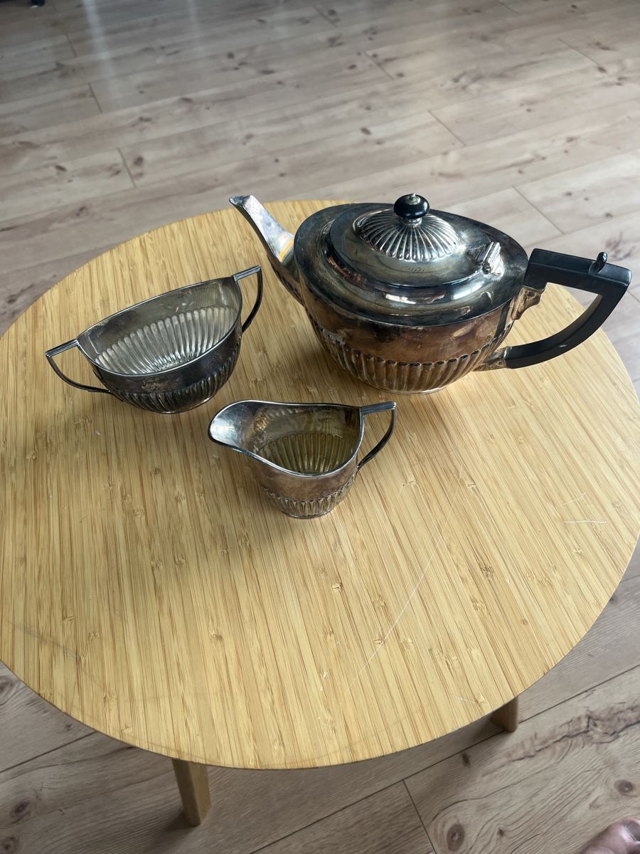 Set di piatti: William Hutton&Sons Teeservice – Usato da Laufen venduto da groove60