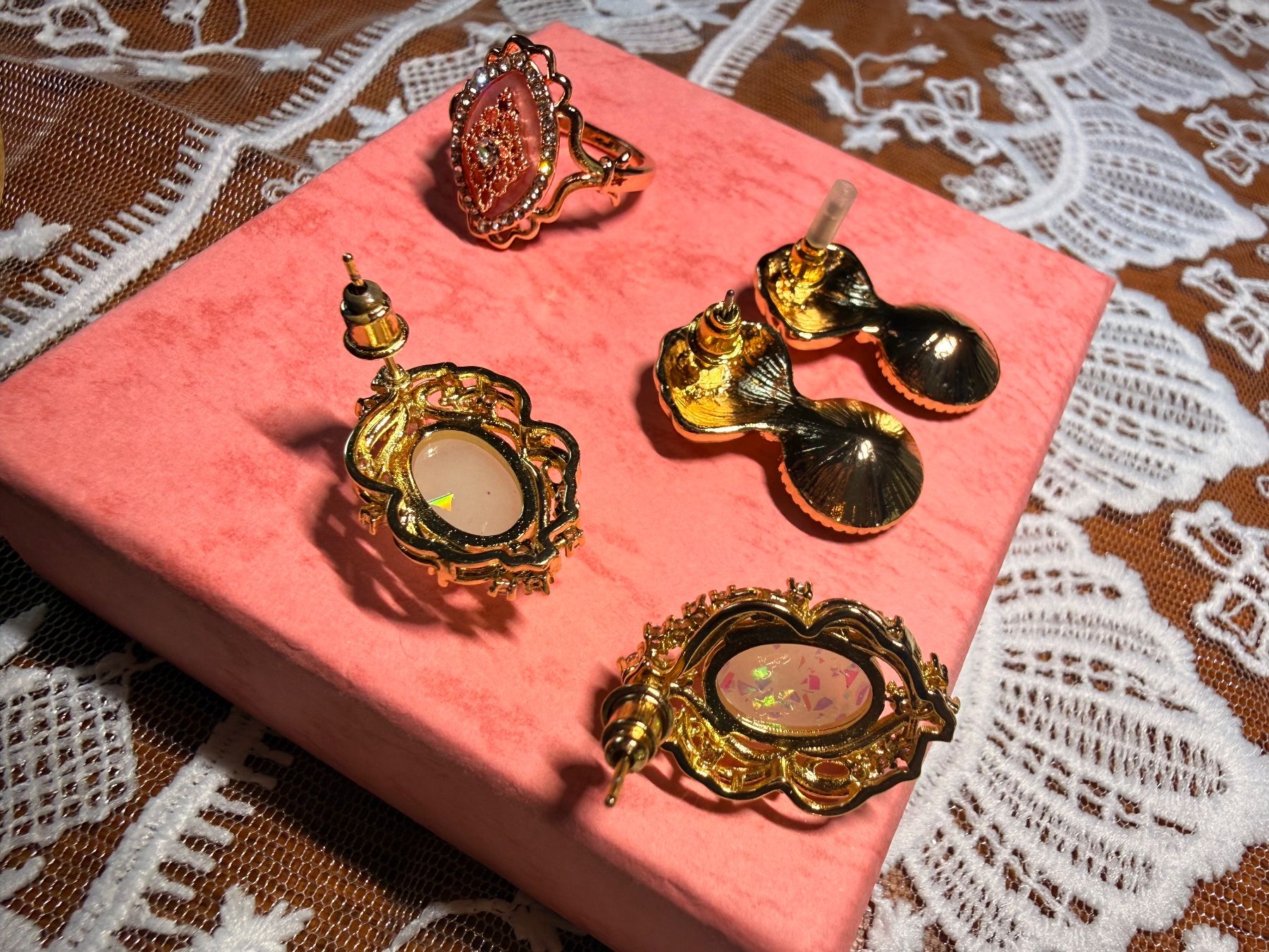 Altri gioielli: Ensemble de bijoux fantaisie – Nuovo e nell'imballaggio originale da St-Maurice venduto da Sandrinette123 1