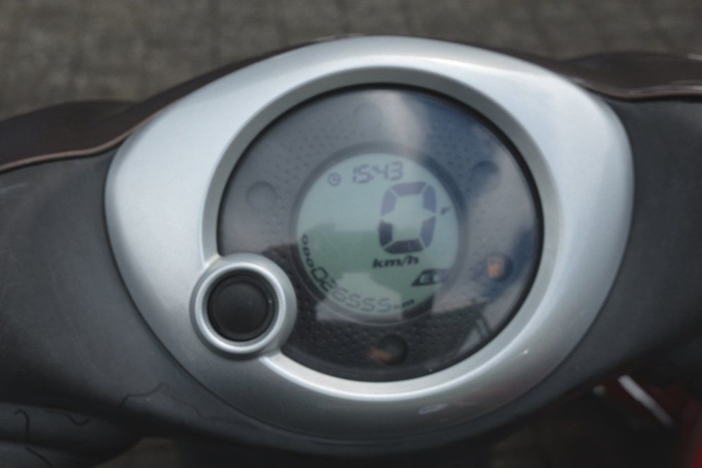 Yamaha Scooter: Yamaha Neos 50 4 Takt – Usato da Sargans venduto da pirelli146 4