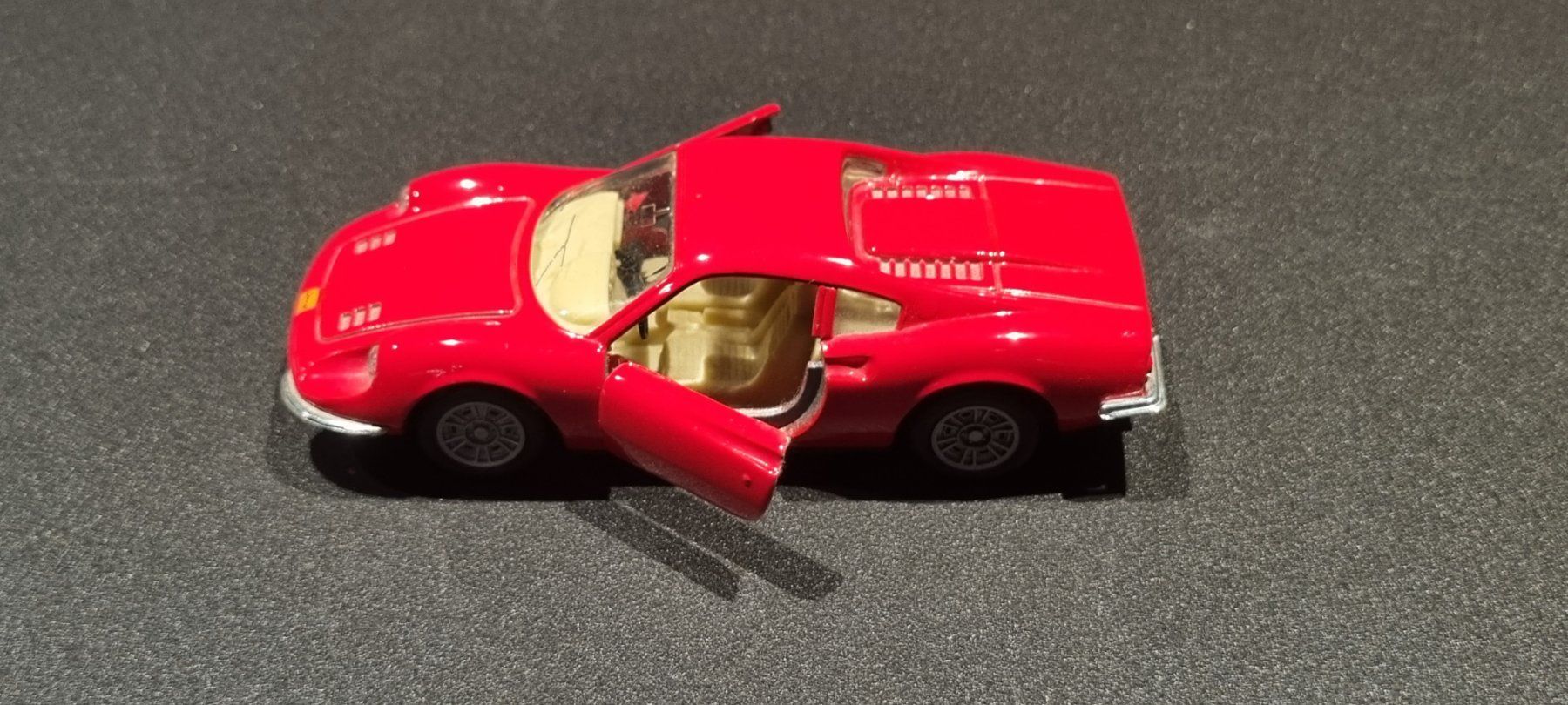 Ferrari Modellautos: Ferrari Dino 246 GT – Gebraucht aus Lachen SZ von LinDiscount 1