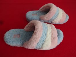 UGG Hausschuhe für Damen, Grösse 42.