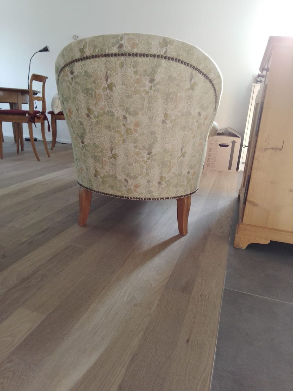 Stühle: Vintage Chaiselongue Blumenmuster – Gebraucht aus Schübelbach von Restwert_Schubelbach 1