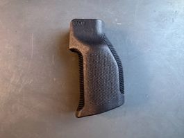 Driven Arms Co / MKM Vertical Crossover Grip (VCG)