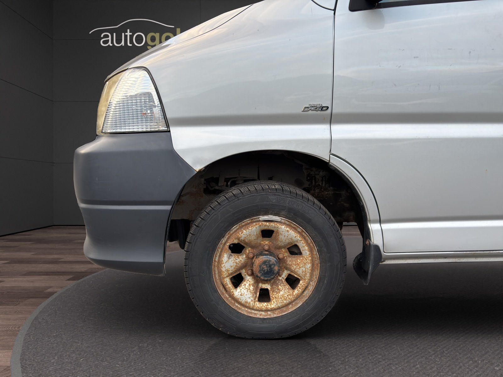 Toyota Veicoli commerciali: Toyota Hiace D-4D 4WD – Usato da Zweisimmen venduto da Auvw01 9