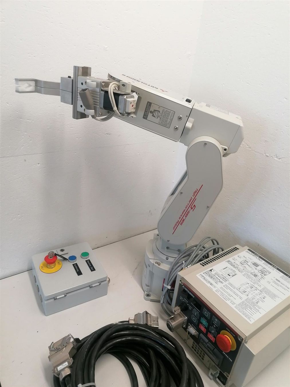 Tutte le macchine: Roboter- Mitsubishi RV-2SDB-S15 komplett – Usato da Niederdorf venduto da LeptonAG_Labor 4