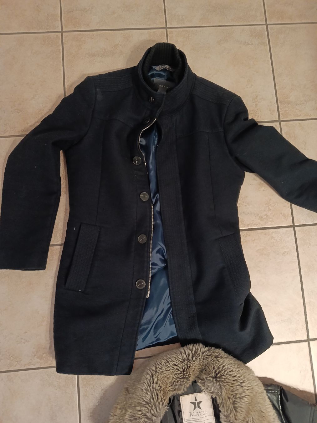 Jacken: 2 jacken  – Gebraucht aus Unterlunkhofen von kha_wr95 2
