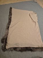 Schöner Kaschmir Poncho mit echten  Federn, made in Italy