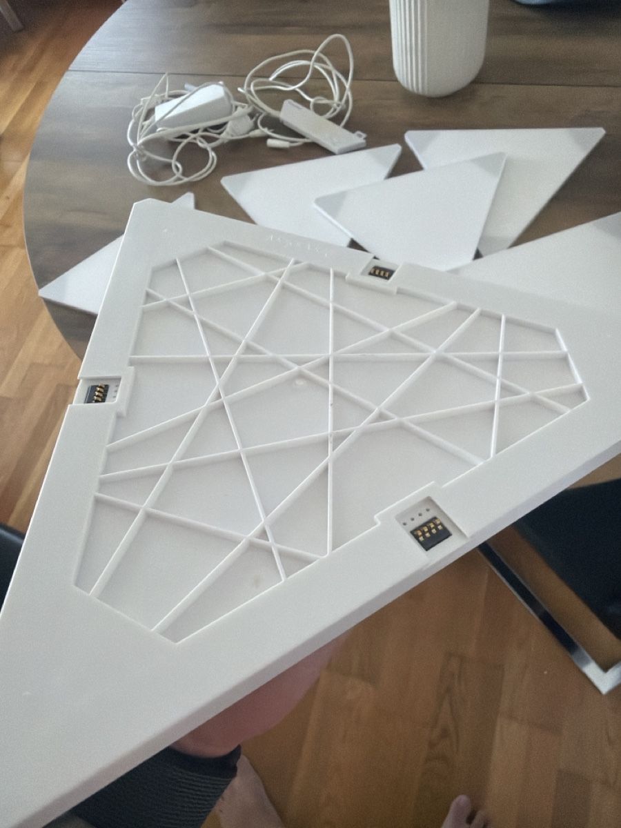 Nanoleaf Lampes: Nanoleaf Light Panels Triangles 9 Stk – D'occasion à Zürich par ber_pk9p 3