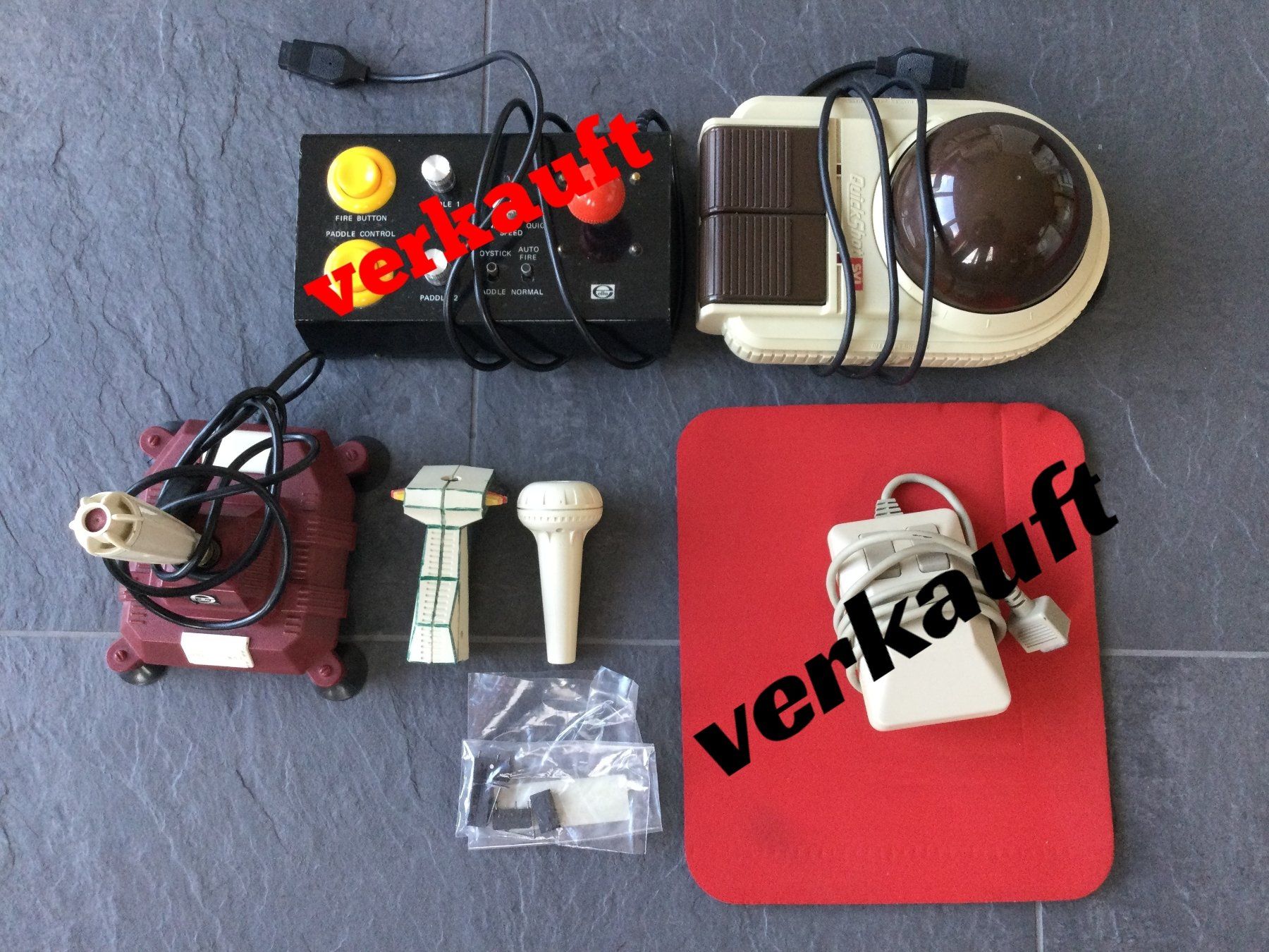 Manettes: Joysticks  für Commodore C64 – D'occasion à Zürich par Lukeinstinct