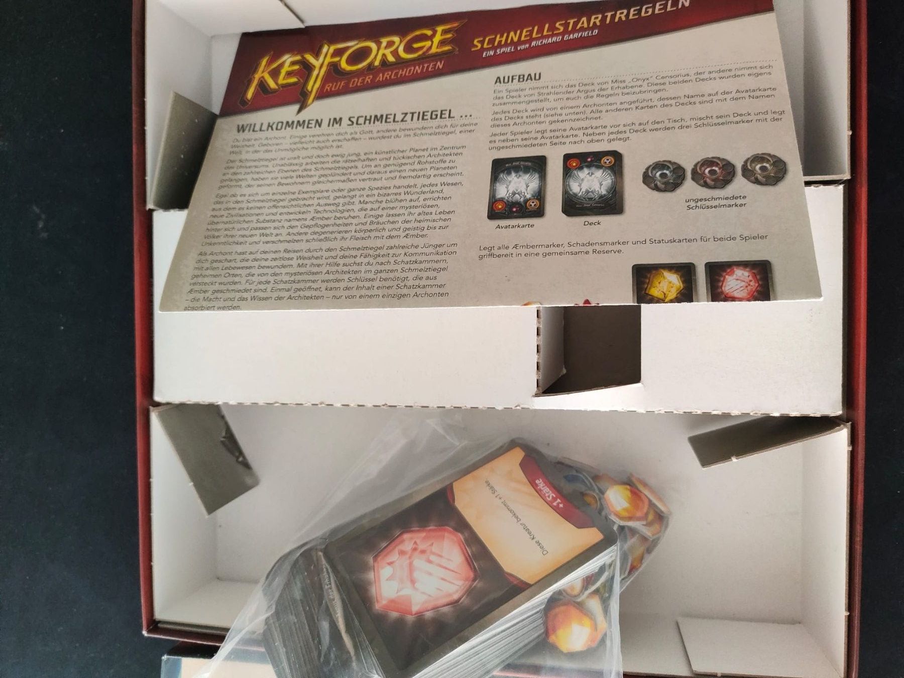 Spiele: Keyforge Basisspiel mit 9 zusätzlichen Decks – Gebraucht aus Olten von Bosko2k 4