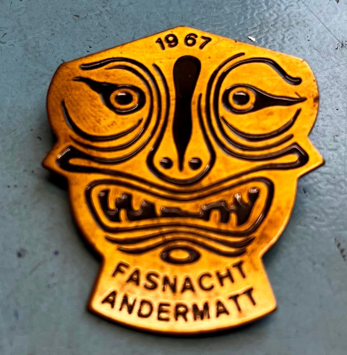 Placchette & Badge: Andermatt Fasnacht 1967 – Usato da Obernau venduto da Wgnom