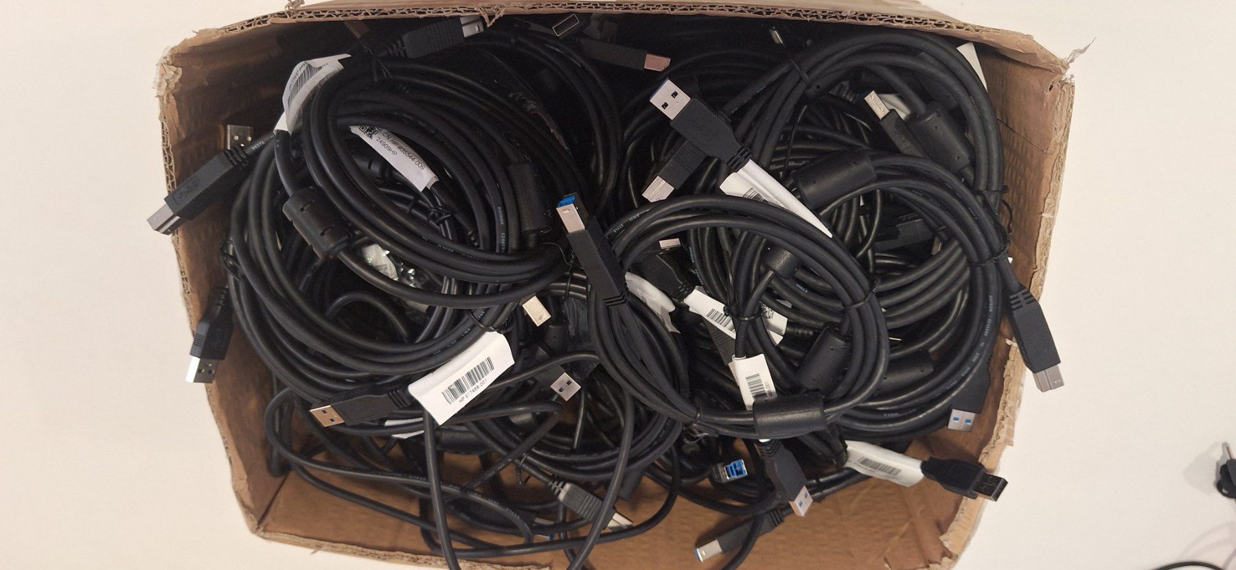 Cavi: 60 Stück USB-A / USB-B Upstream-Kabel – Usato da Brig venduto da budgetcomputer