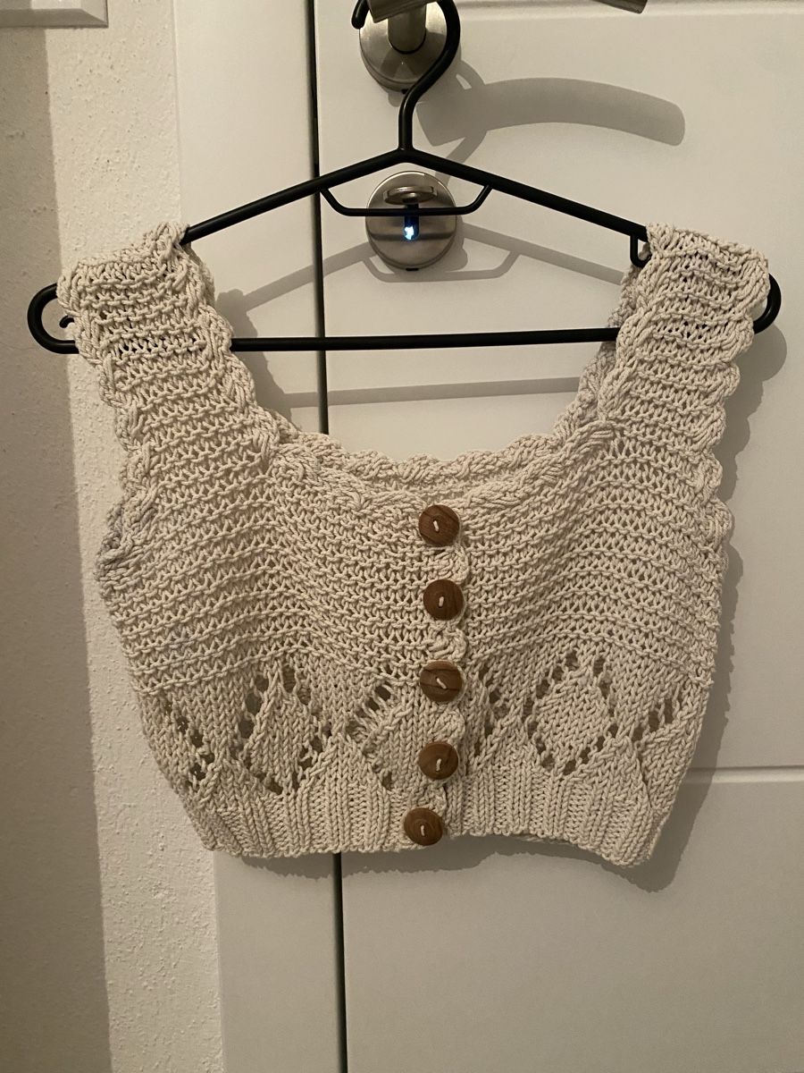 Tops: GESTRICKTES CROP-TOP – Gebraucht aus Rorschach von Lauraq12