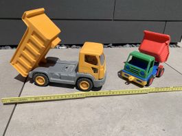 Spielzeuglastwagen für den Sandkasten