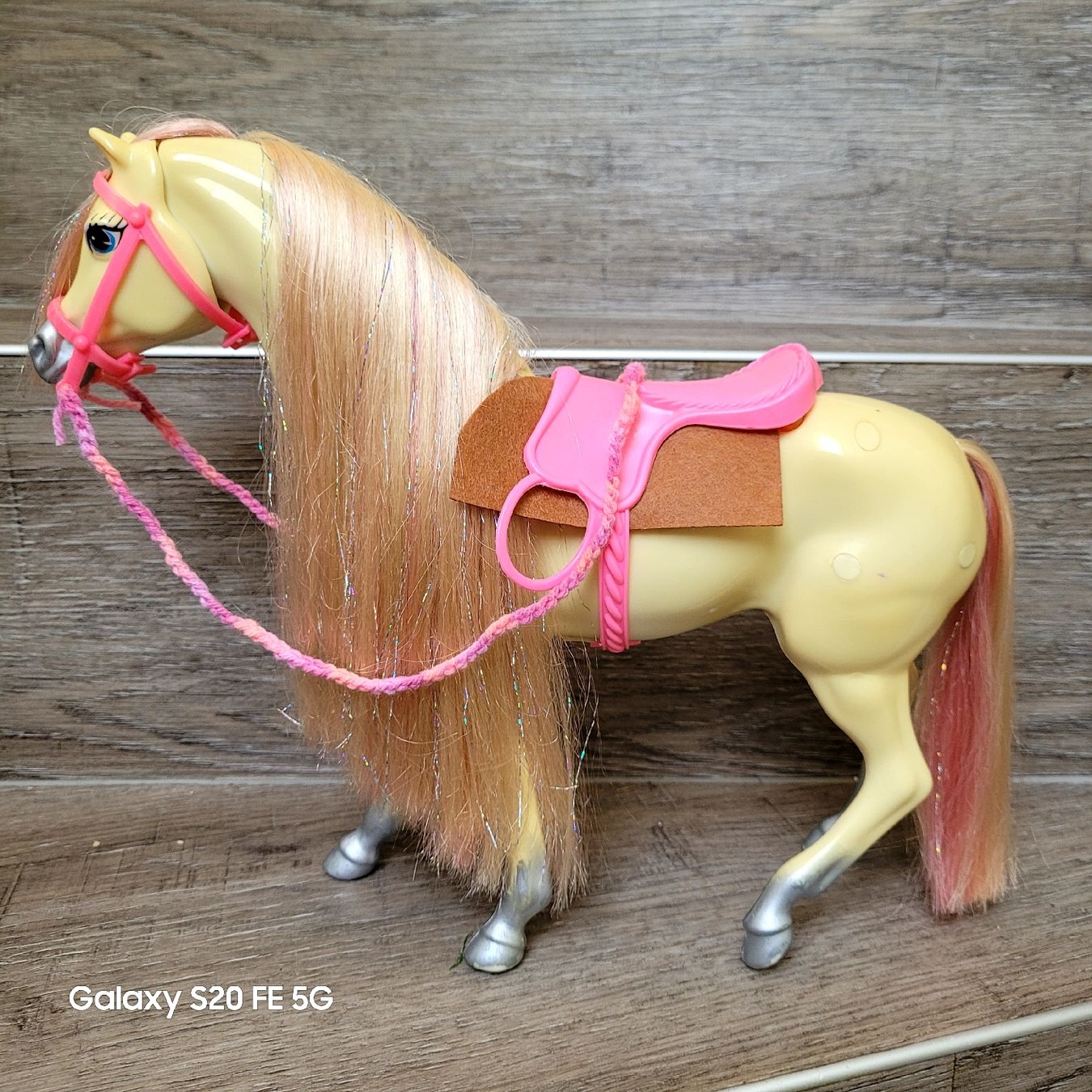 Giocattoli: Barbie Pferd Glitzerstein Melody – Usato da Niederbuchsiten venduto da klengyel 1