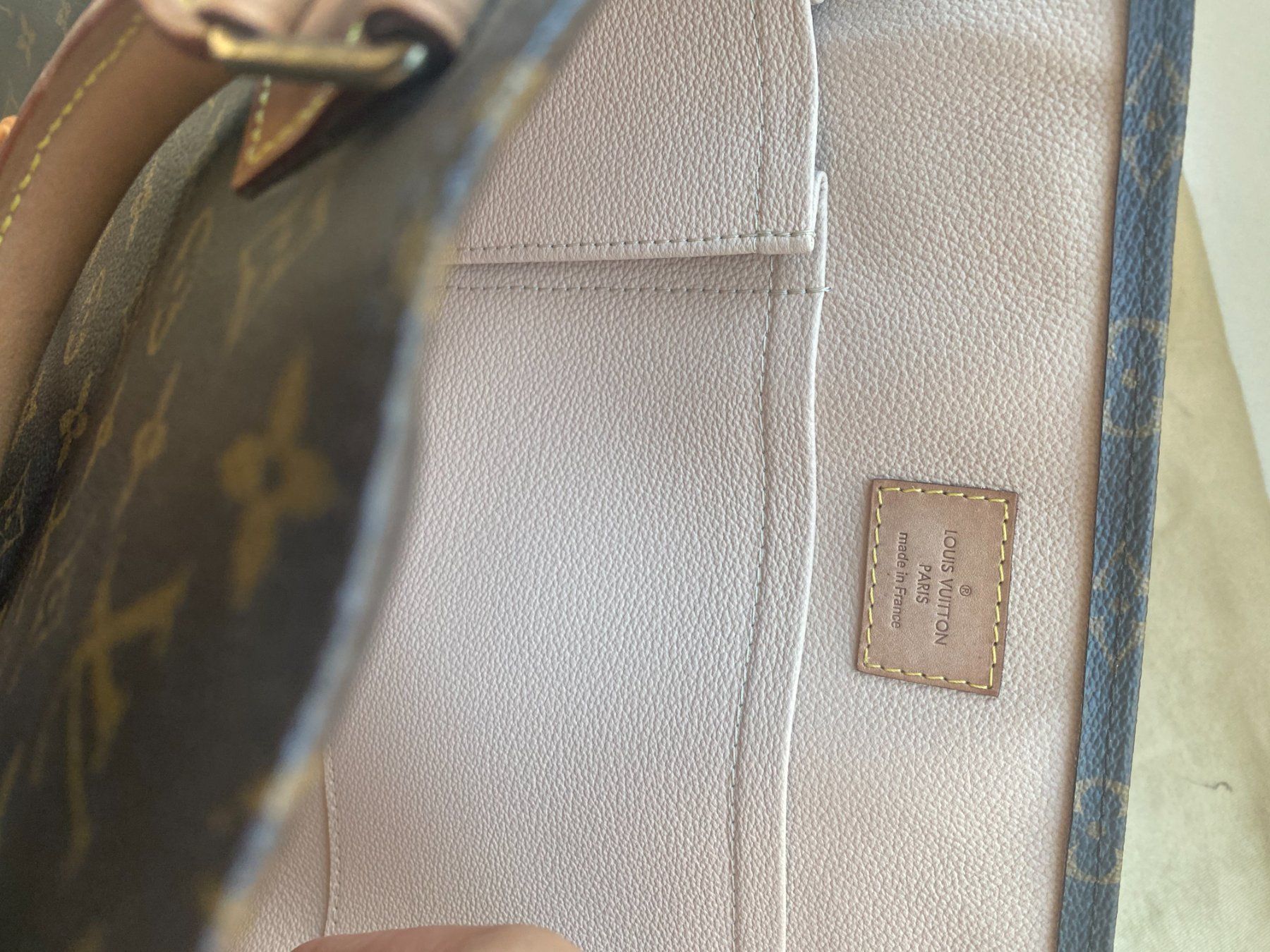 Louis Vuitton Borse: Louis Vuitton LV Sac Plat - New – Nuovo e nell'imballaggio originale da Zürich venduto da ali_2qlh 4