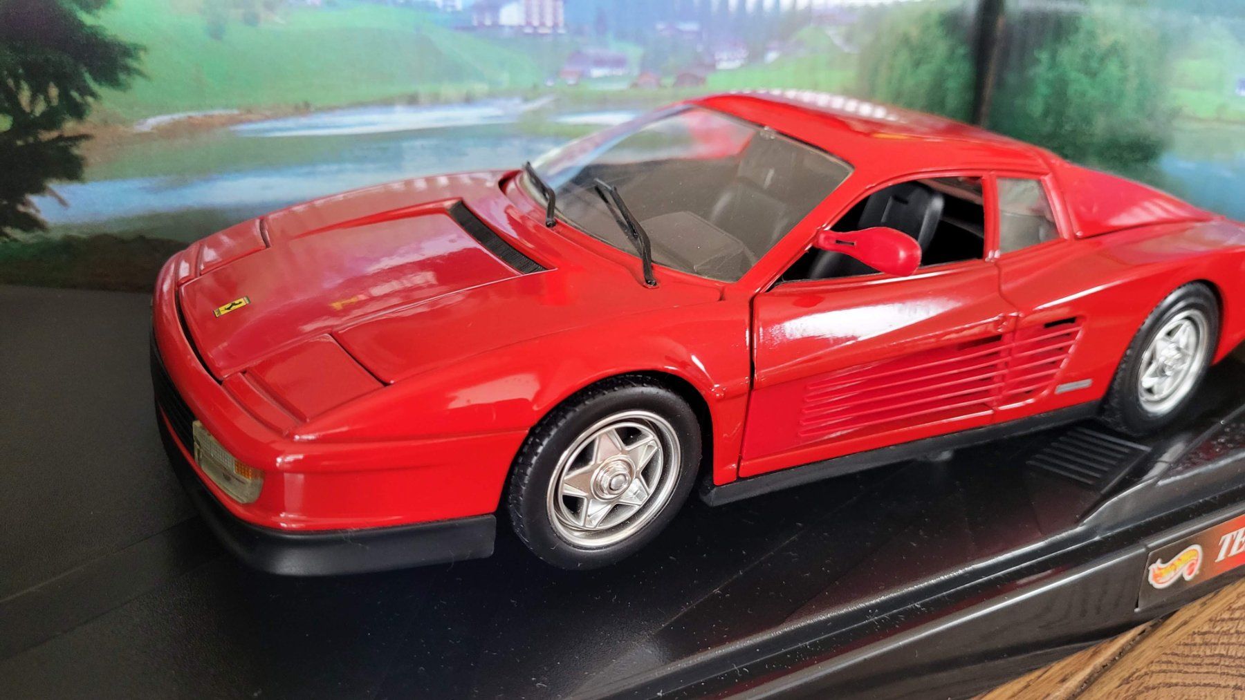 Hot Wheels Modellini d'auto: Ferrari Testarossa 1984 1:18 HotWheels – Usato da Rothrist venduto da Juana5 1
