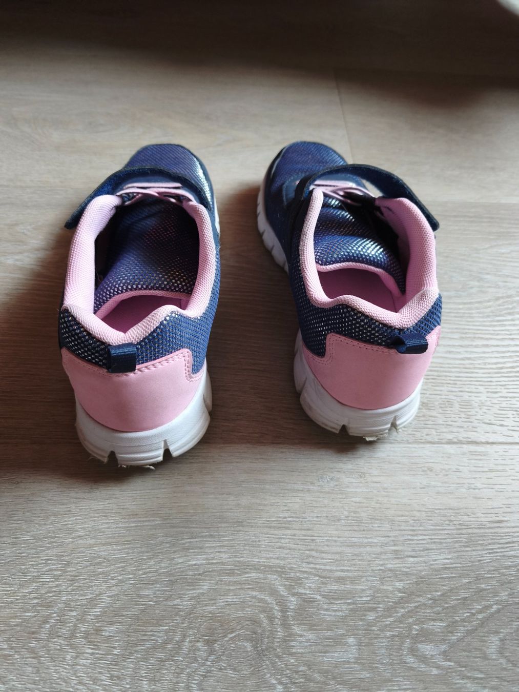 Scarpe per ragazze: Vty Sneaker Gr. 36 – Usato da Reconvilier venduto da Mickeli7 2