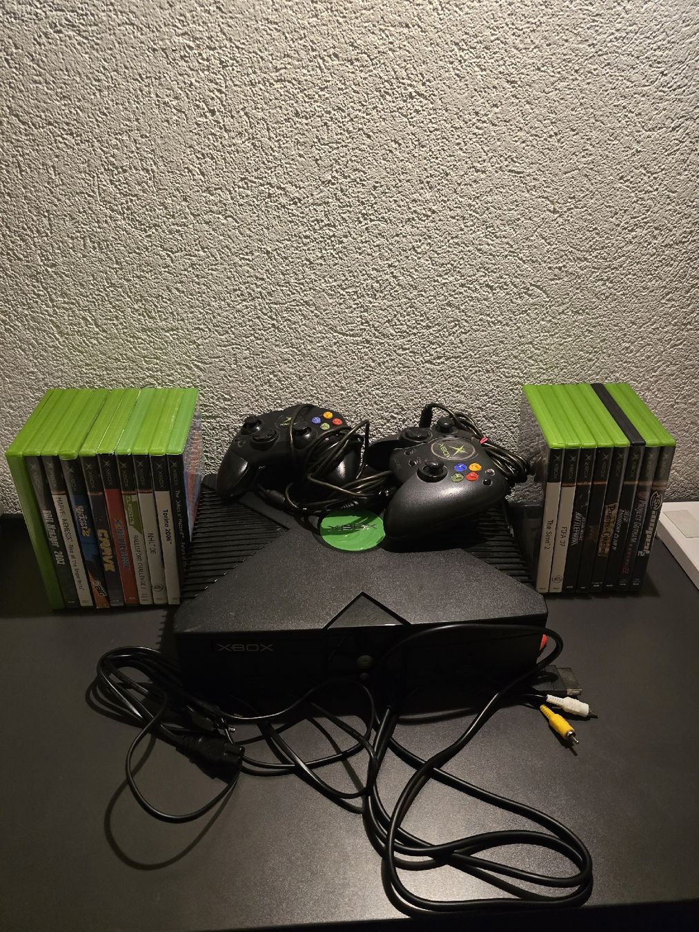 Console: Original Xbox Console + 2 Controllers + 25 Games – Complete  – Usato da Lausanne venduto da b_r_6z5f 4