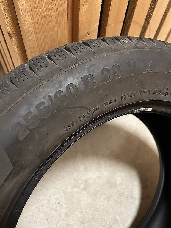 Pneus & Roues: Pneus d'hiver  – D'occasion à Clarens par sai_y2nf